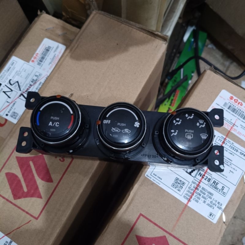 Saklar on off AC New Aerio 2004