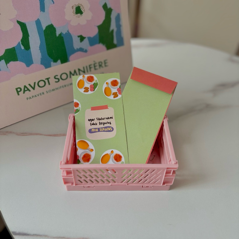 

Amplop THR - Agar silaturrahmi tidak terputus nih seratus