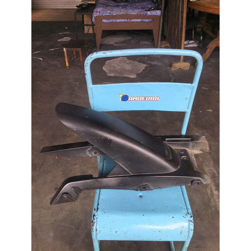 spackbor/slebor kolong belakang bajaj pulsar135ls