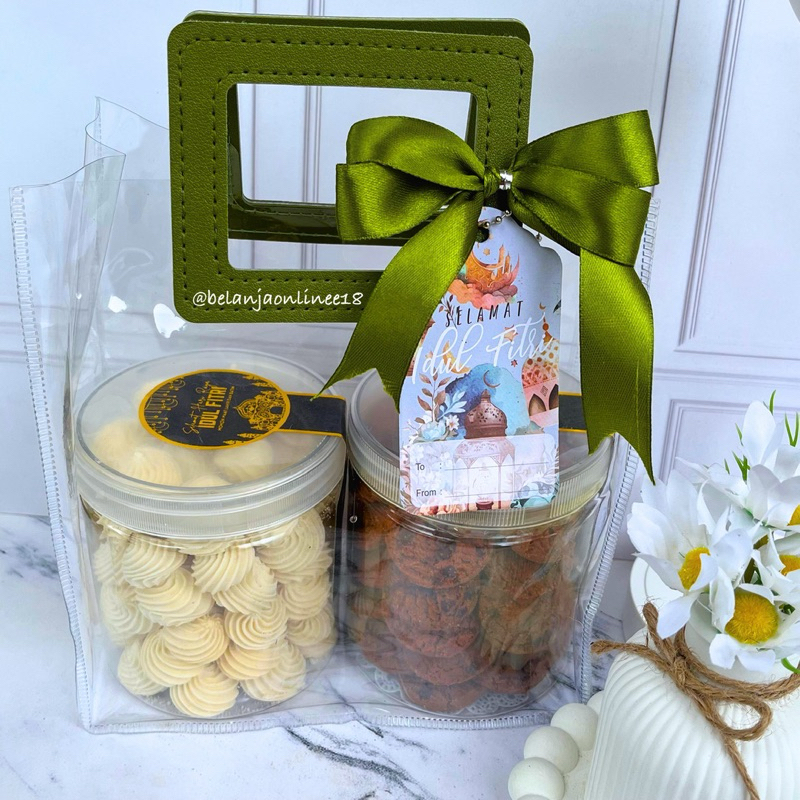 

HAMPERS KUE KERING LEBARAN TAS MIKA/ PARSEL HARI RAYA/GIFT LEBARAN/GIFT GRADUATION