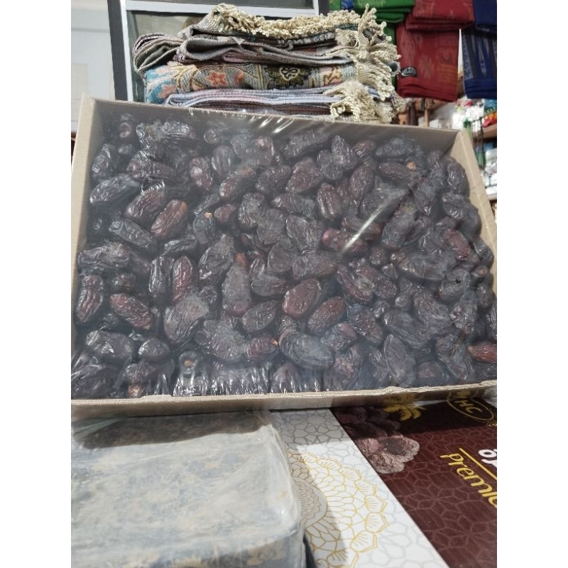 

Kurma Ajwa Madinah Jumbu 1000g Oleh Oleh Haji dan Umroh