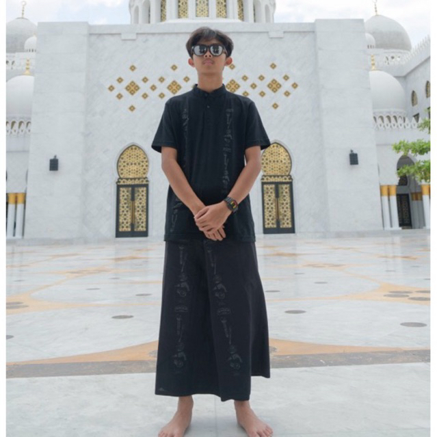 Sarung Racertees Black Tools 2025 Style