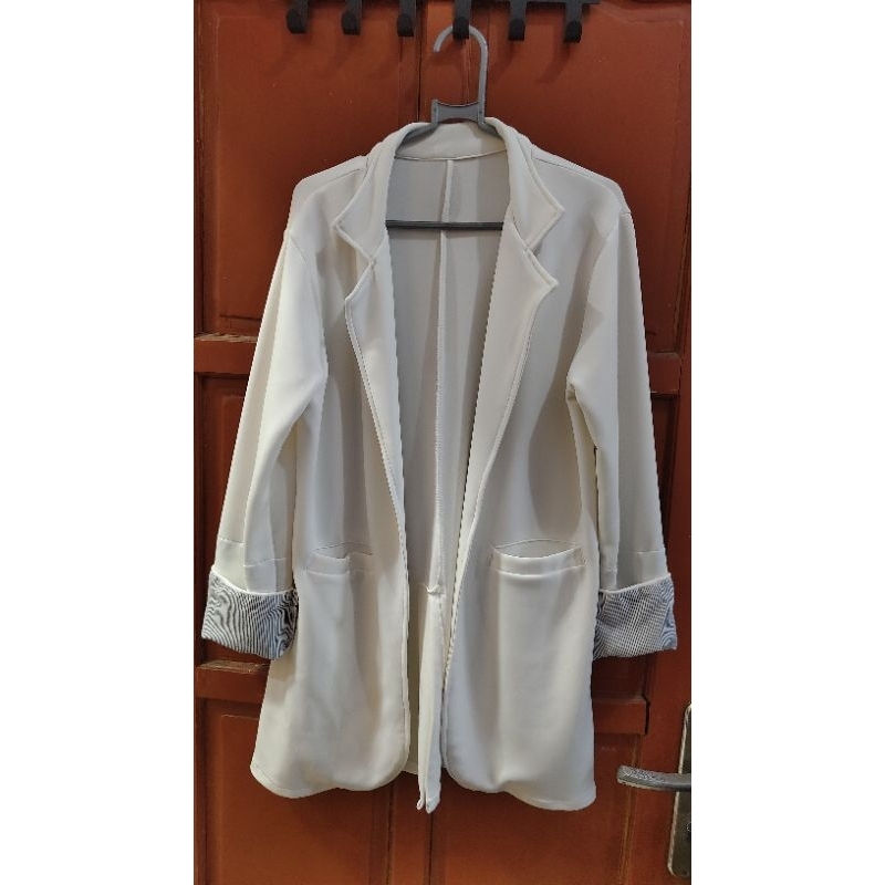 PRELOVED BLAZER - Blazer / Outer Kerja Polos Putih Tulang