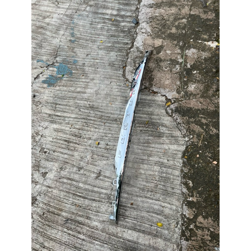 TRUNKLID LIST BAGASI FORTUNER VRZ 2016 2017 2018 2019 ORIGINAL