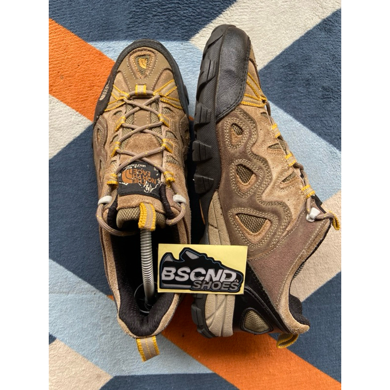 Sepatu outdoor/hiking TnF Second Sz44/27 Cm