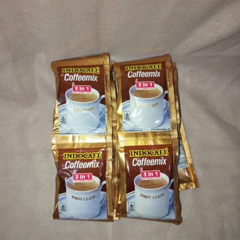 

indocafe coffee mix 1 renceng isi 10 sachet