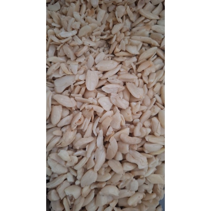 

Kacang Kenari Hancur 1kg