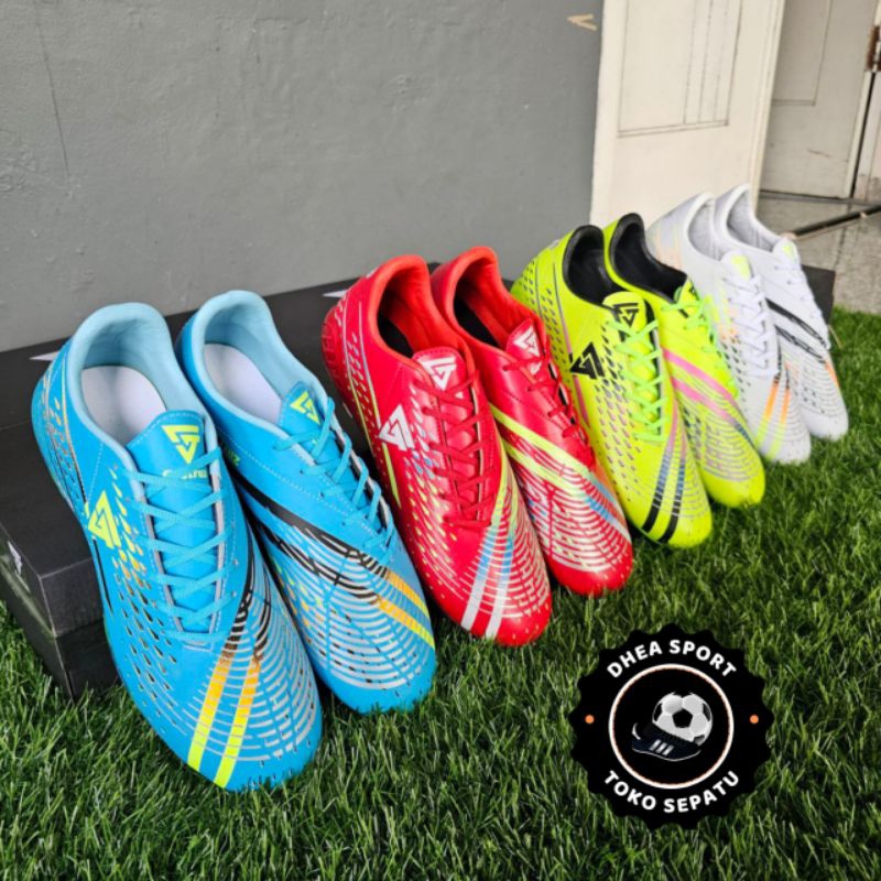 Sepatu bola gaztruz predator