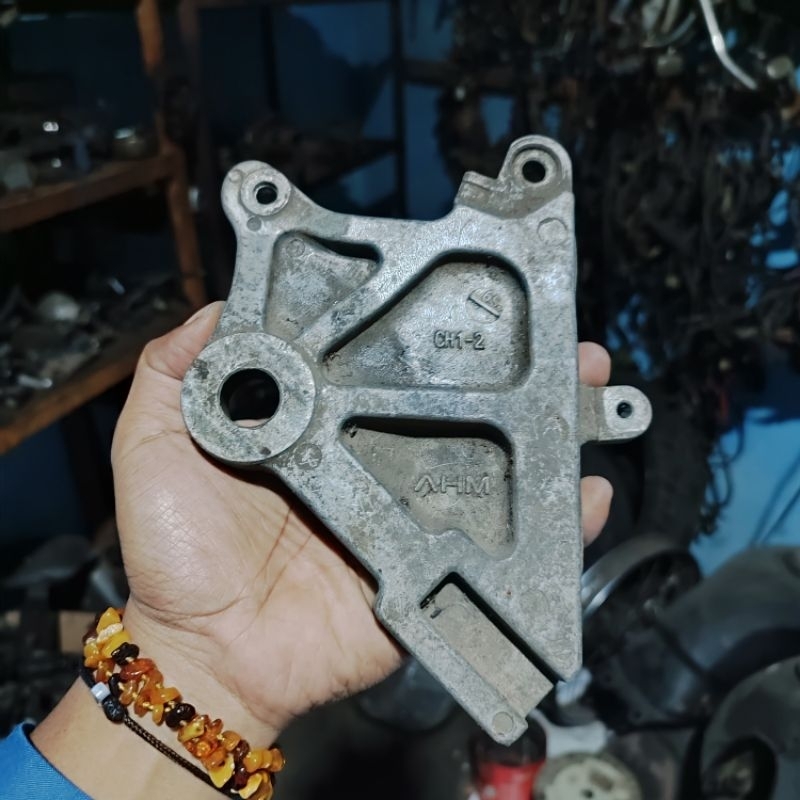 breket kaliper tiger revo, dudukan kaliper tirev original copotan