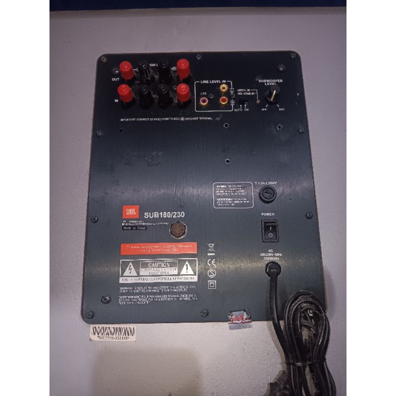 Subwofer Aktif JBL