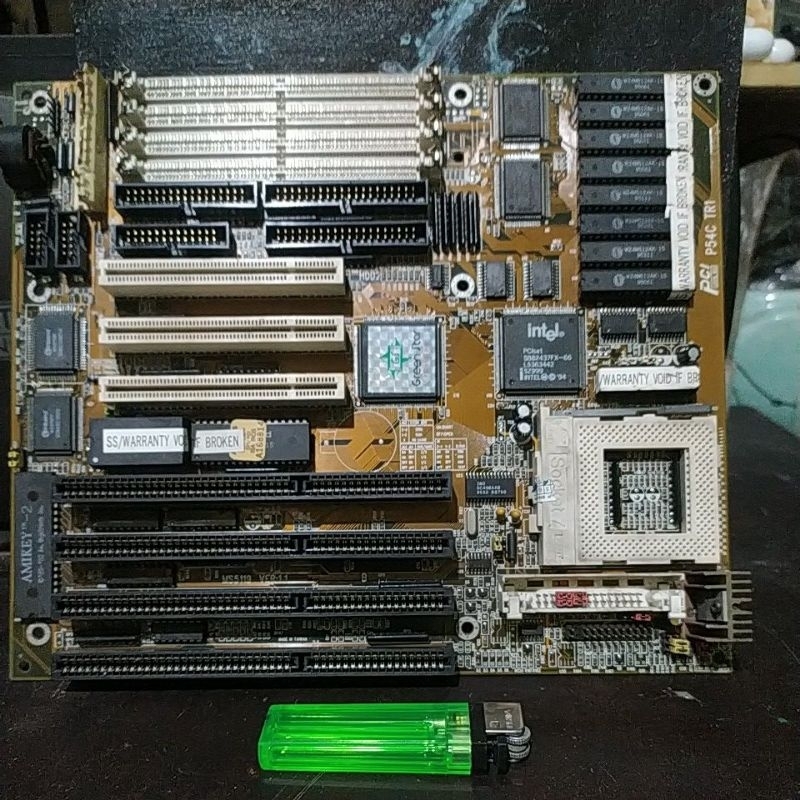 Mobo / motherboard chip jadul UNTESTED