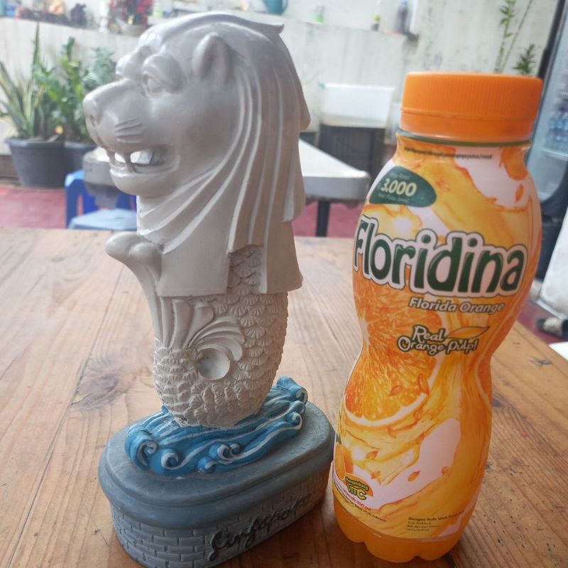 patung merlion singapore