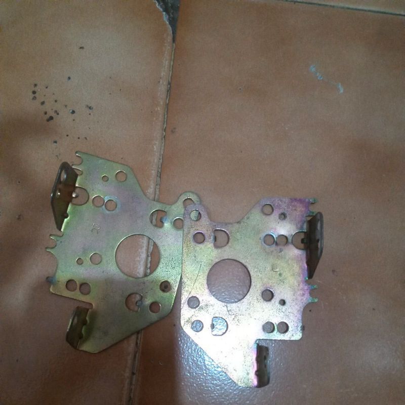 Braket dudukan headunit Tape mobil Avanza Xenia 2004 - 2011