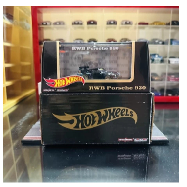 Hotwheels RLC Porsche RWB 930 w/ Akira Nakai Figure