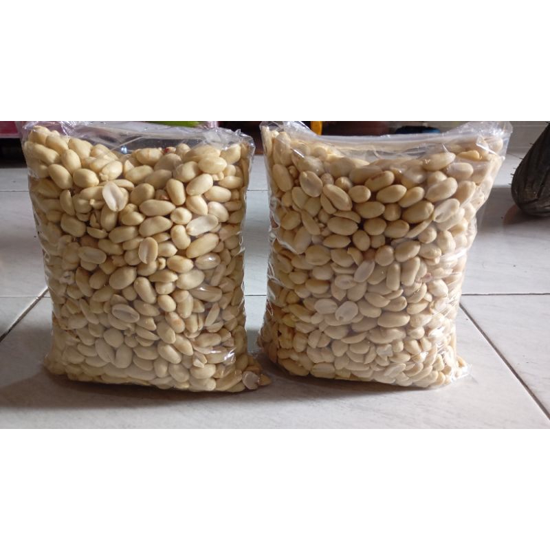 

kacang mentah ukuran besar 1kg