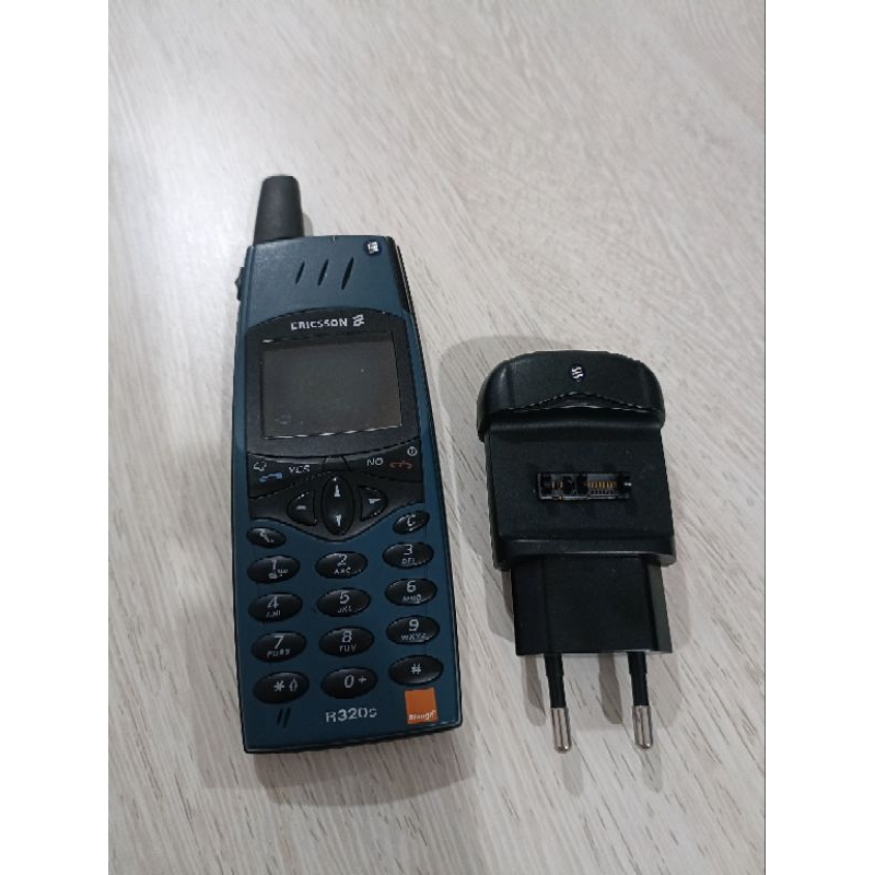 Ericsson R320 HP Jadul