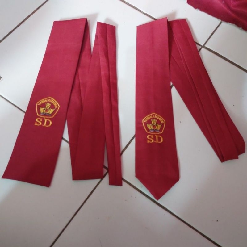 Dasi SD panjang bordir