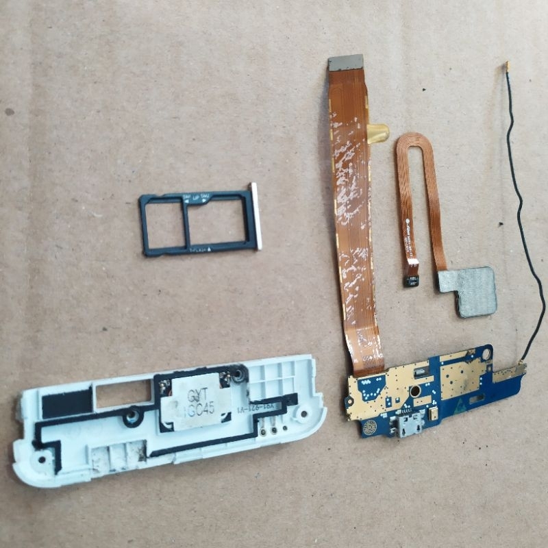 speaker/papan cas/simtray/fleksibel cas/antena/fingerprint coolpad r108 ori copotan hp