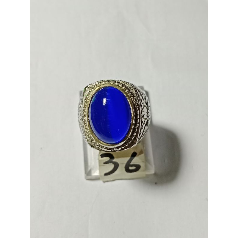 cincin biru mata kucing