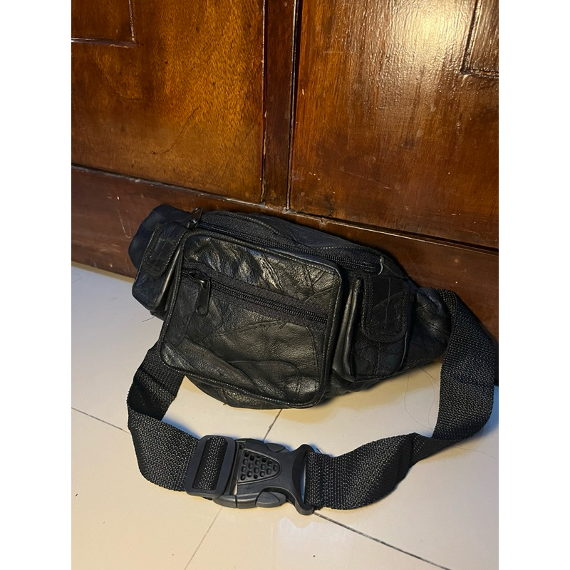 preloved waistbag/ tas pinggang kulit