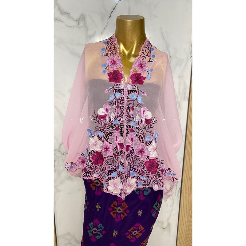 KEBAYA BORDIR KUPU’ PINK / KAIN KEBAYA / KEBAYA BALI