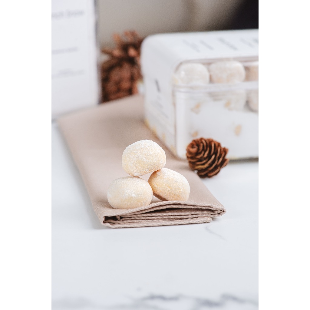 

Le Louvre Cookies - French Snow 901