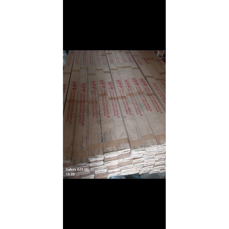 Besi siku 1 dus panjang 3 m tebal 1,7 mm