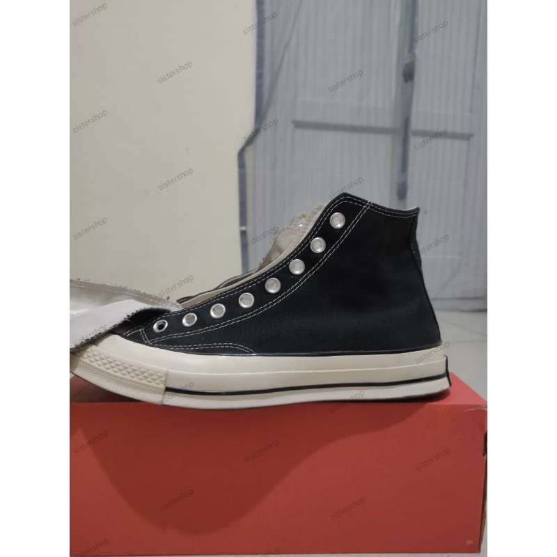 PRELOVED Converse Chuck 70s VNDS (With OG box & like new)