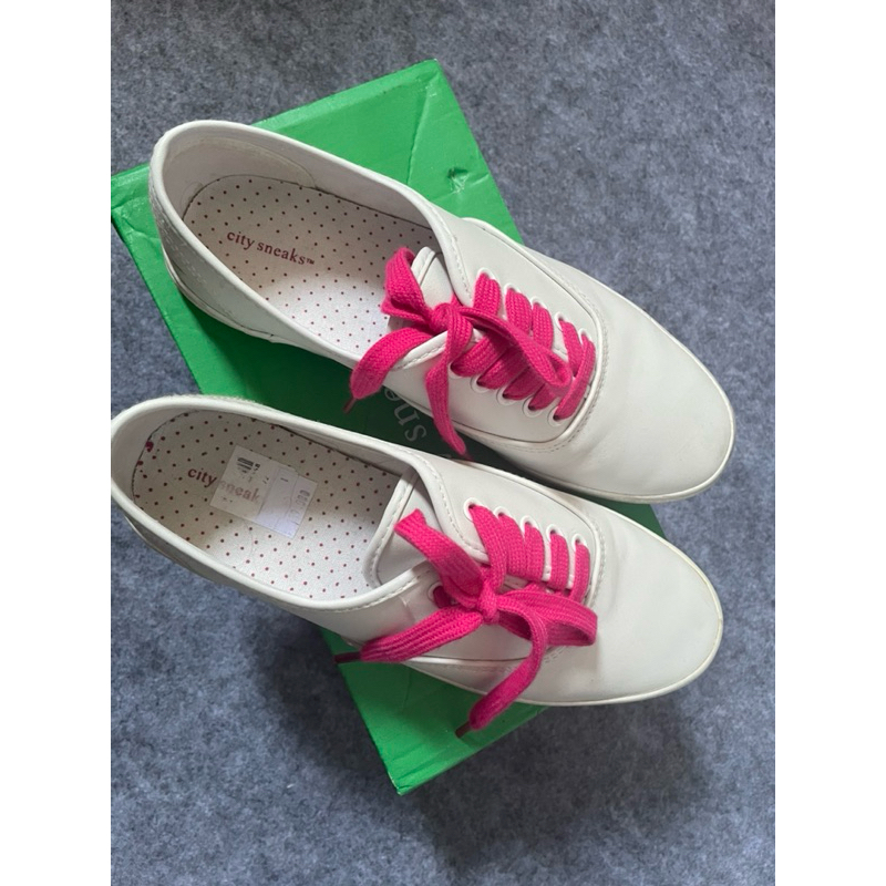 PRELOVED Sneakers Woman Payless City