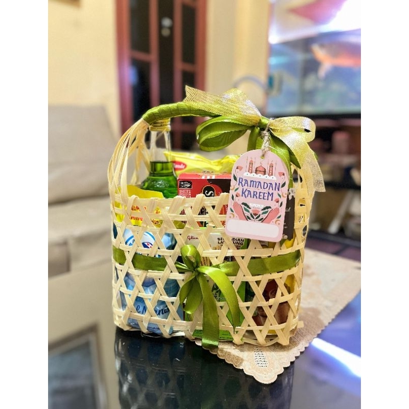 

HAMPERS BESTIE/HAMPERS KERANJANG/HAMPERS LEBARAN