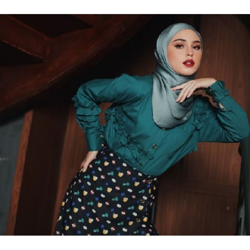 zaskia sungkar Gyura blouse M