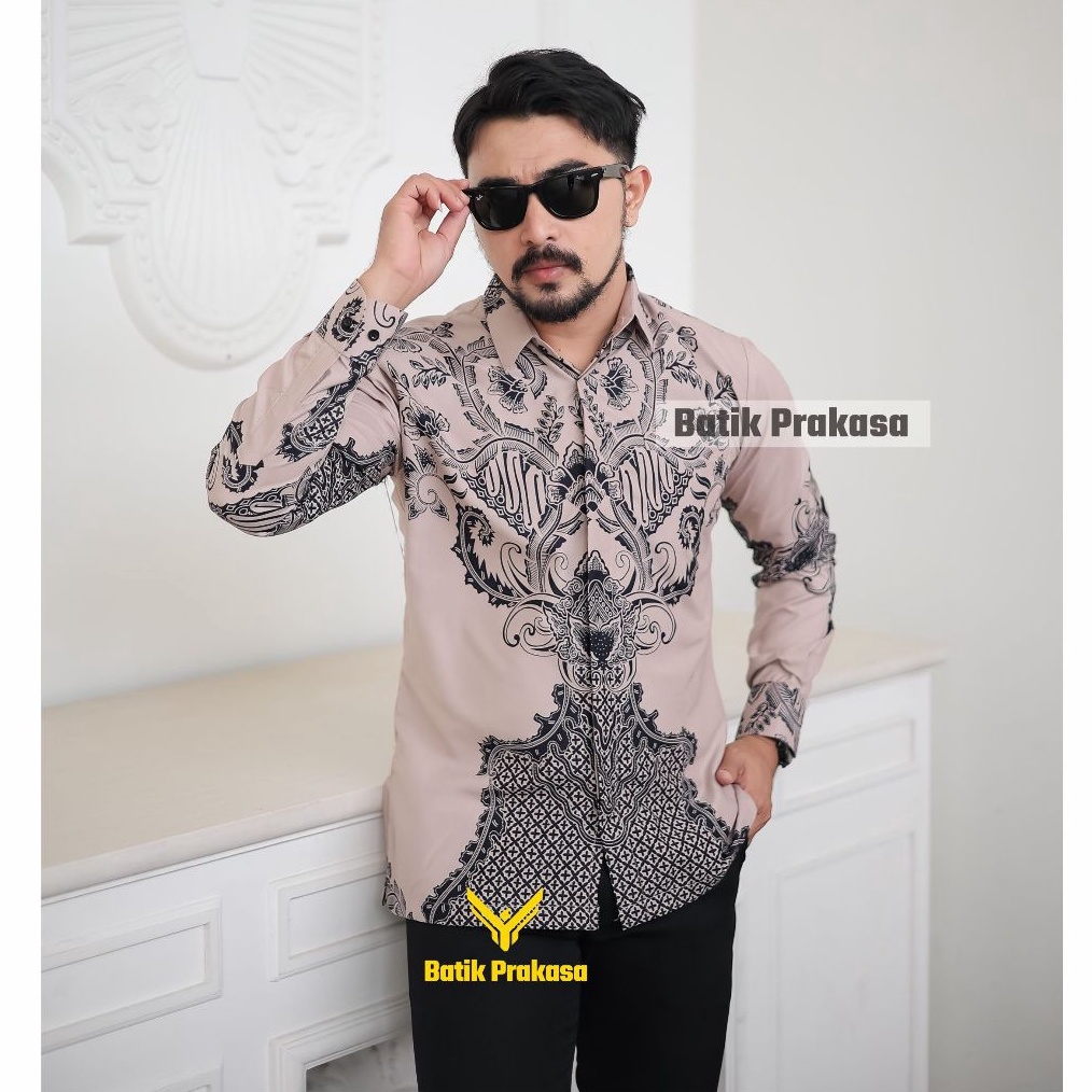 KODE W62N Kemeja Batik Prakasa Motif Bara Slimfit Lengan Panjang Batik Solo
