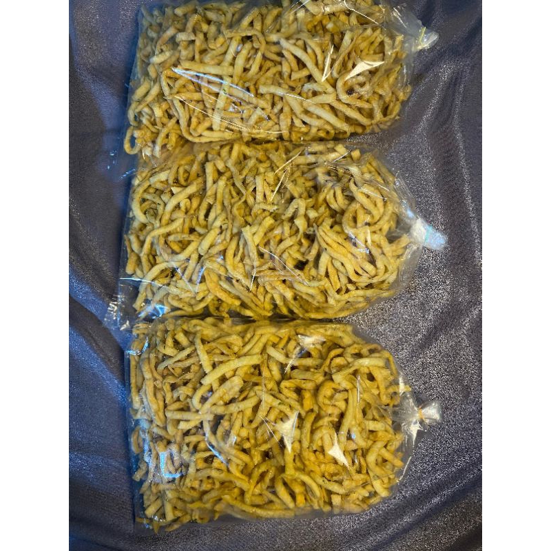 

stik bawang sledri 500gram jadi 2 toples tanggung