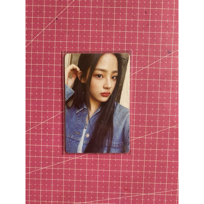 PHOTOCARD OFFICIAL MINJI NEWJEANS, MINJI DENIM