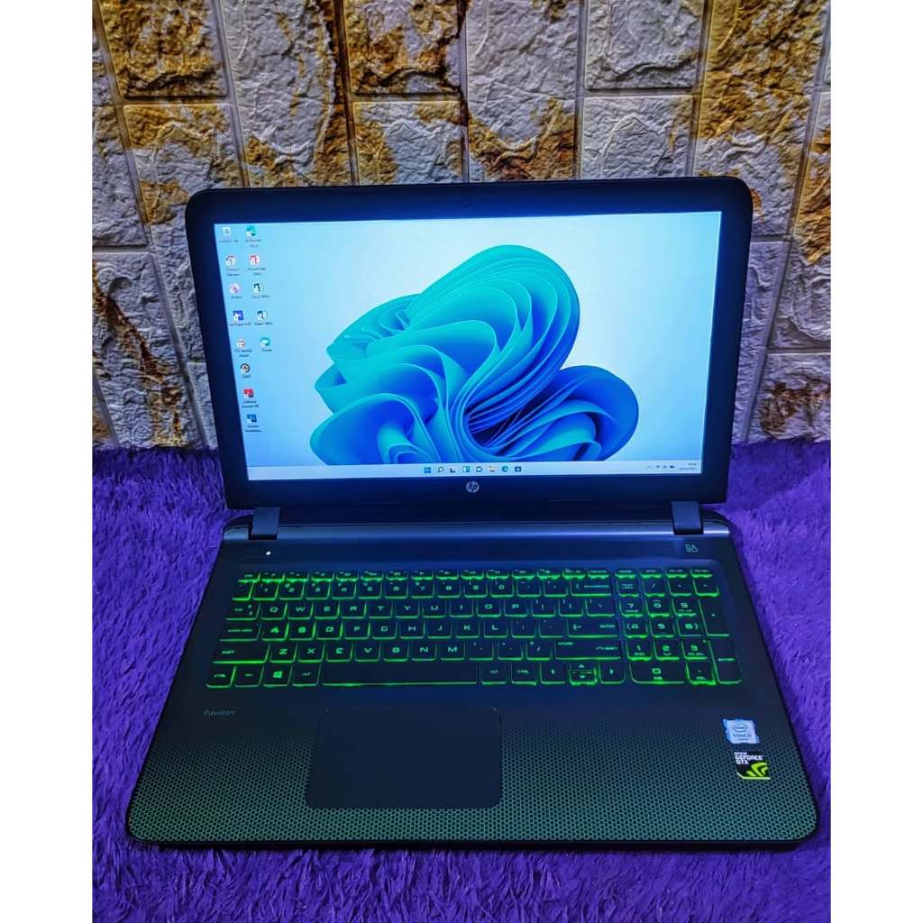 HP Pavilion 15-ak003ng (Pavilion 15-cx Series) Gaming Notebook RAM 8GB 256GB SSD WIN + OFFICE
