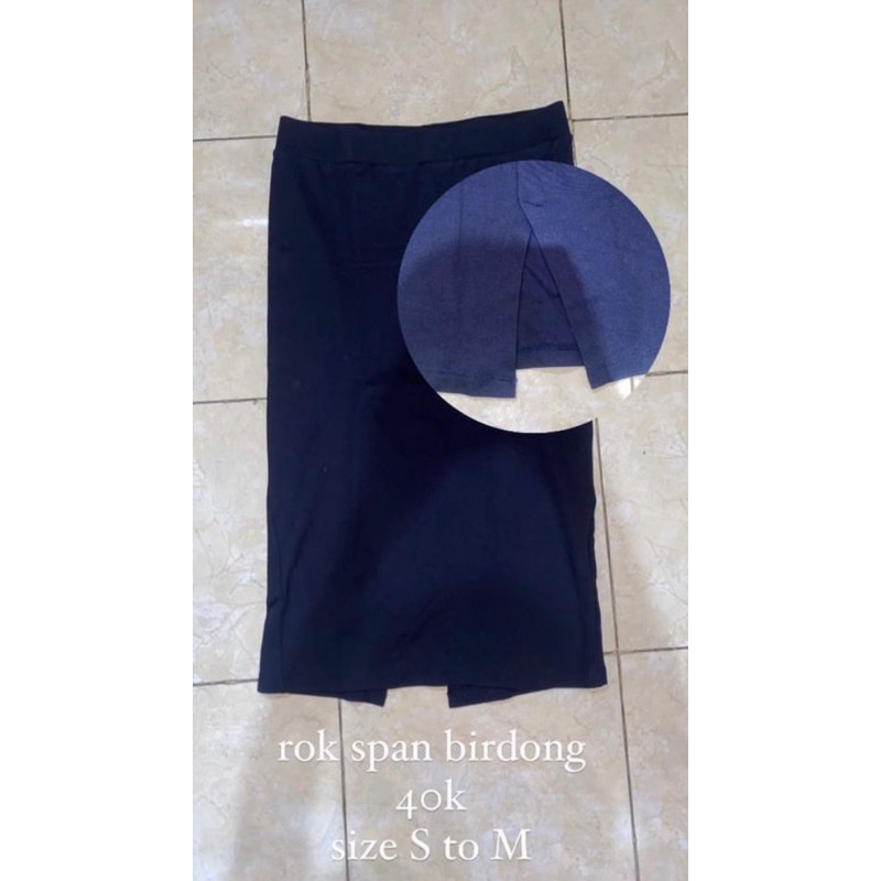 preloved rok span stradivarius