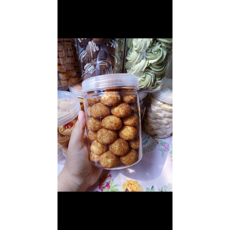 Kue kering toples tabung