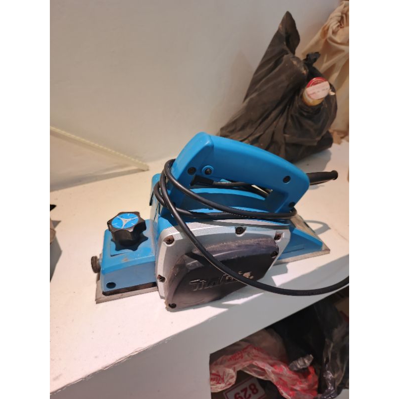 Mesin serut Makita N 1900 B Original second