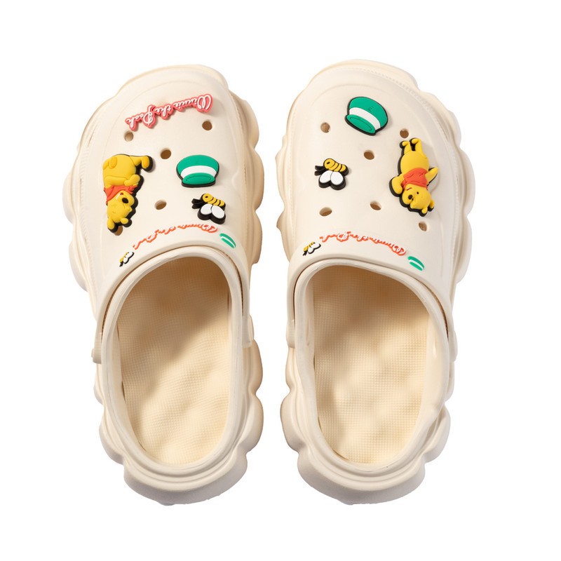 Miniso Winnie The Pooh CLogs Slipper / Sandal wanita Clogs Alas kaki