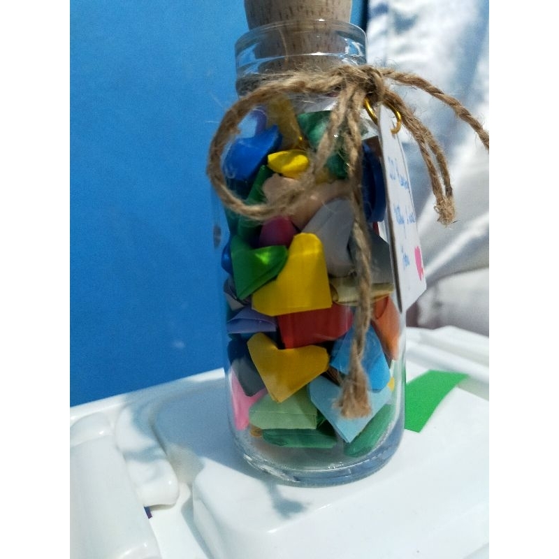 Origami love kecil (2 cm) dalam botol kaca 100 ml / origami heart in bottle / origami love in bottle