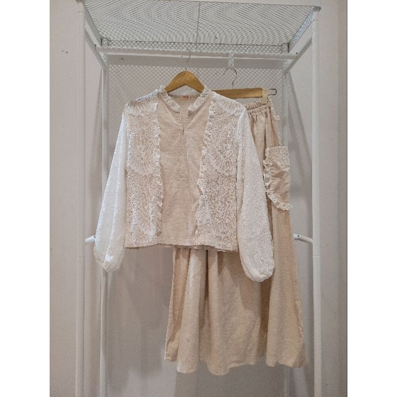 Korean Look set premium Blouse brokat Rok Bordir kombinasi brokat import Bangkok Ready