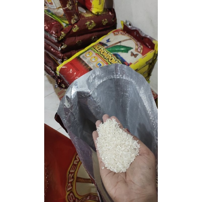 

beras kepompong 1kg