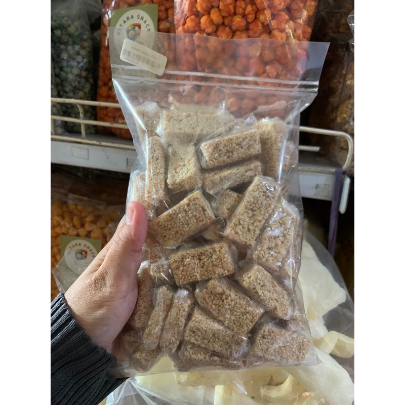 

Geti Wijen Kemasan 400gr Geti jajan hari raya snack kiloan geti lebaran snack kiloan lengkap murah grosir