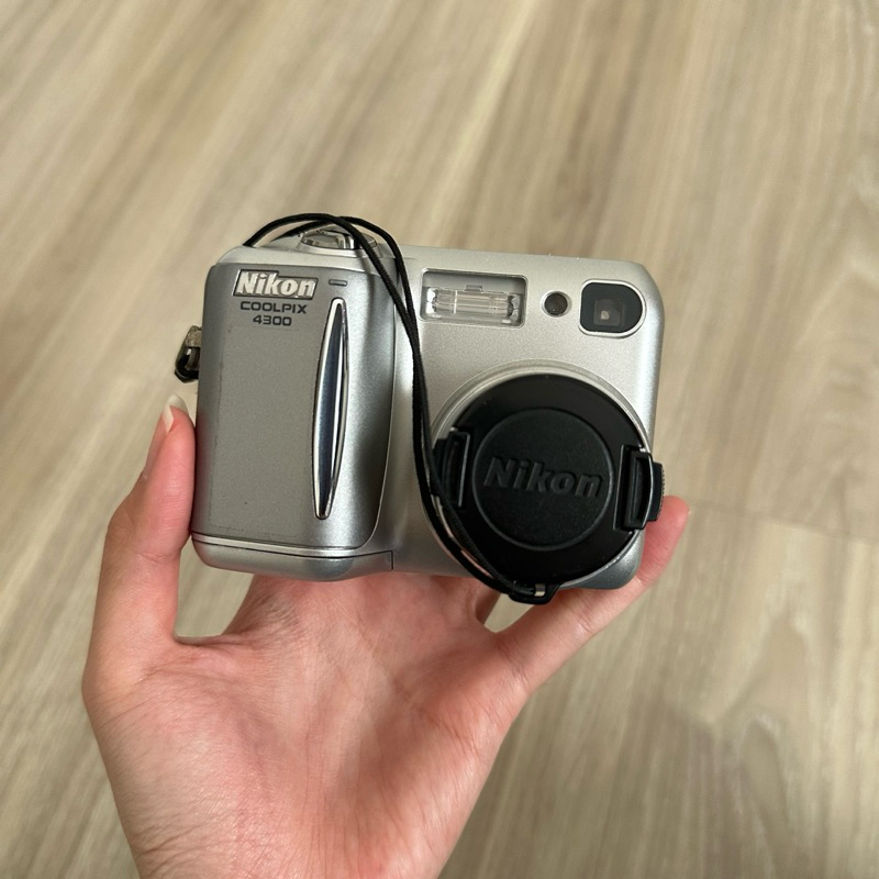 Digicam Nikon Coolpix 4300