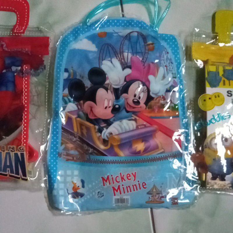 

satu set alat tulis karakter 5in1
