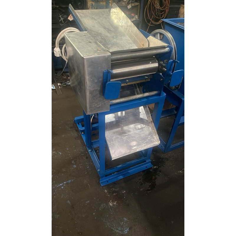 Penipis Adonan Mie Panjang 30 cm penggerak dinamo listrik 3/4 HP Gilingan Stainless steel