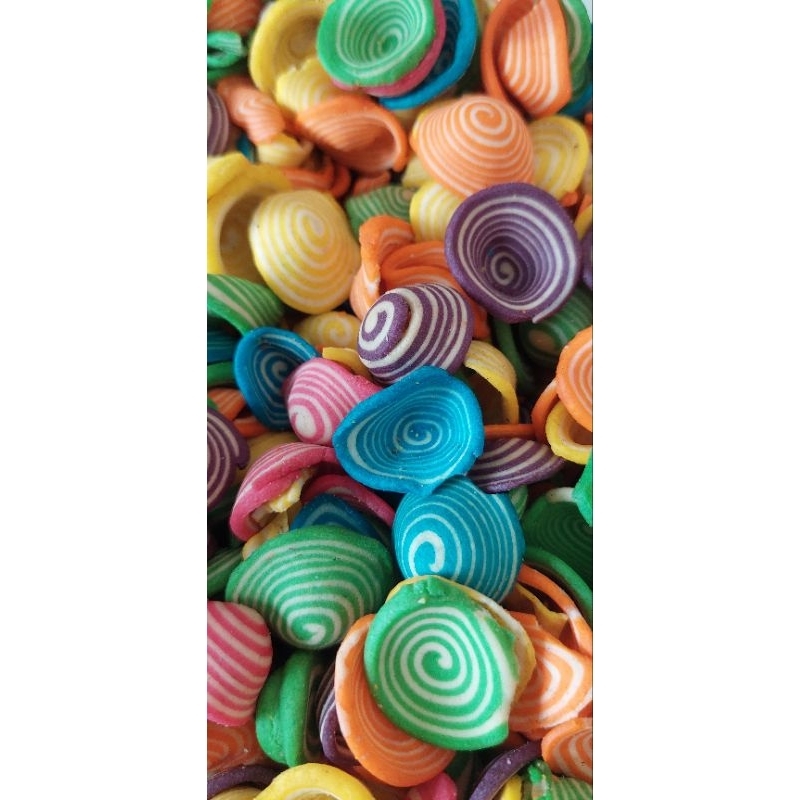 

snack kuping gajah. contong mini. warna warni.