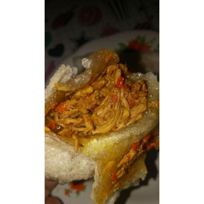 

cireng isi ayam dan bakso (frozenfood)
