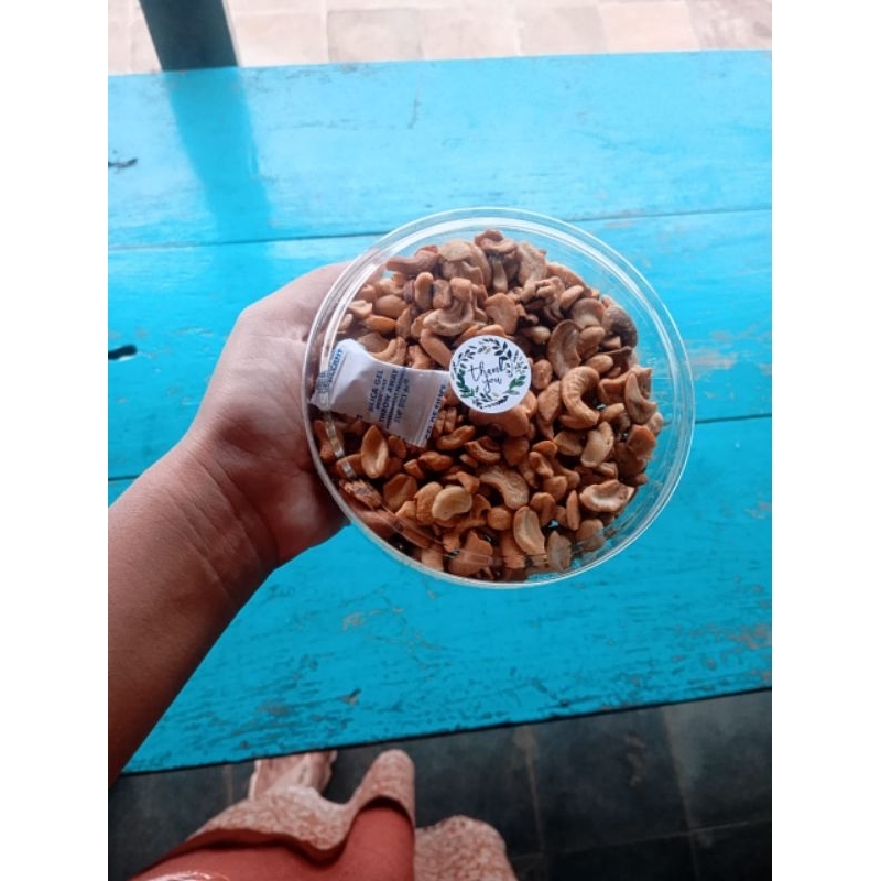 

kacang mete