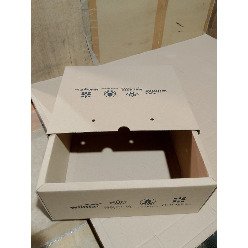 

Kardus slide|box slide ukuran 28x25x11 cm & 22×18×10 cm polos